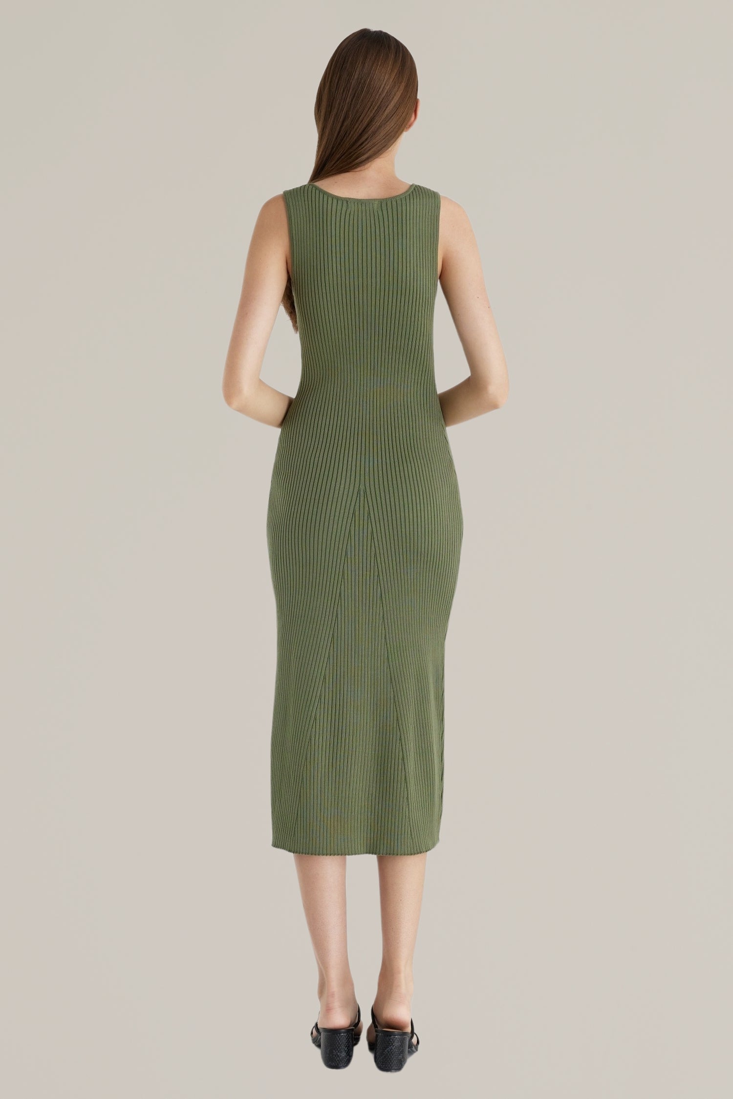 sleeveless knit dress