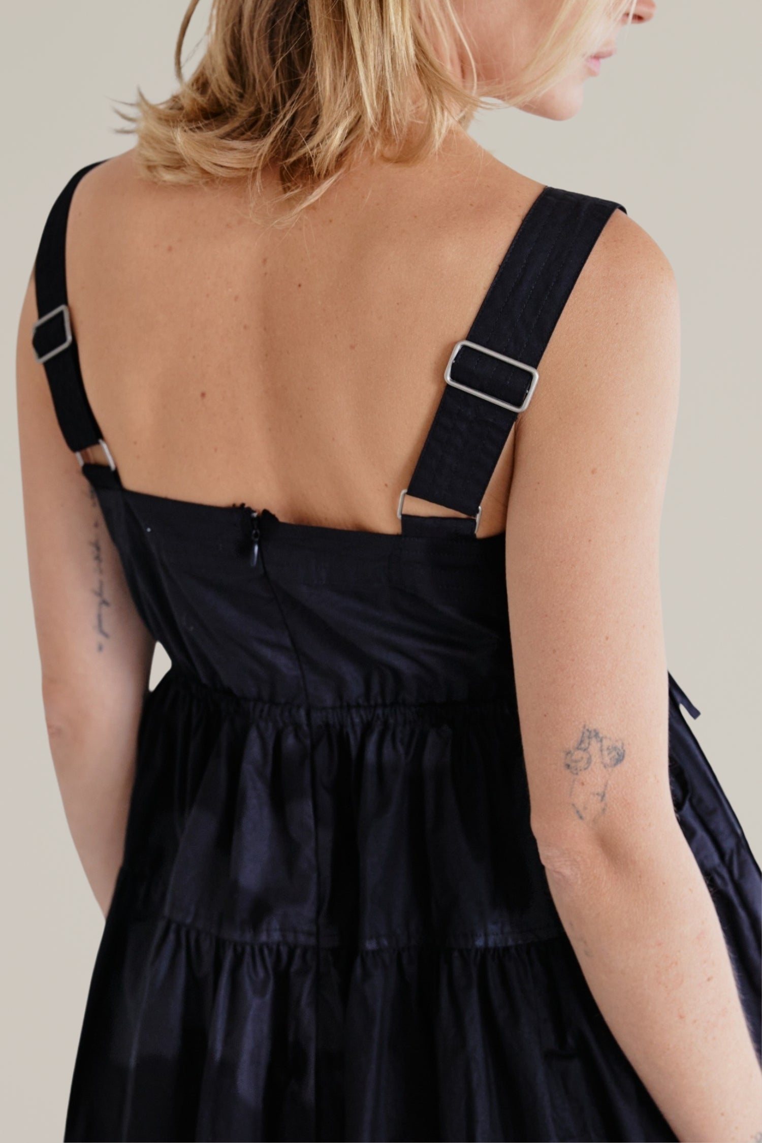 cinched tie waist midi dress