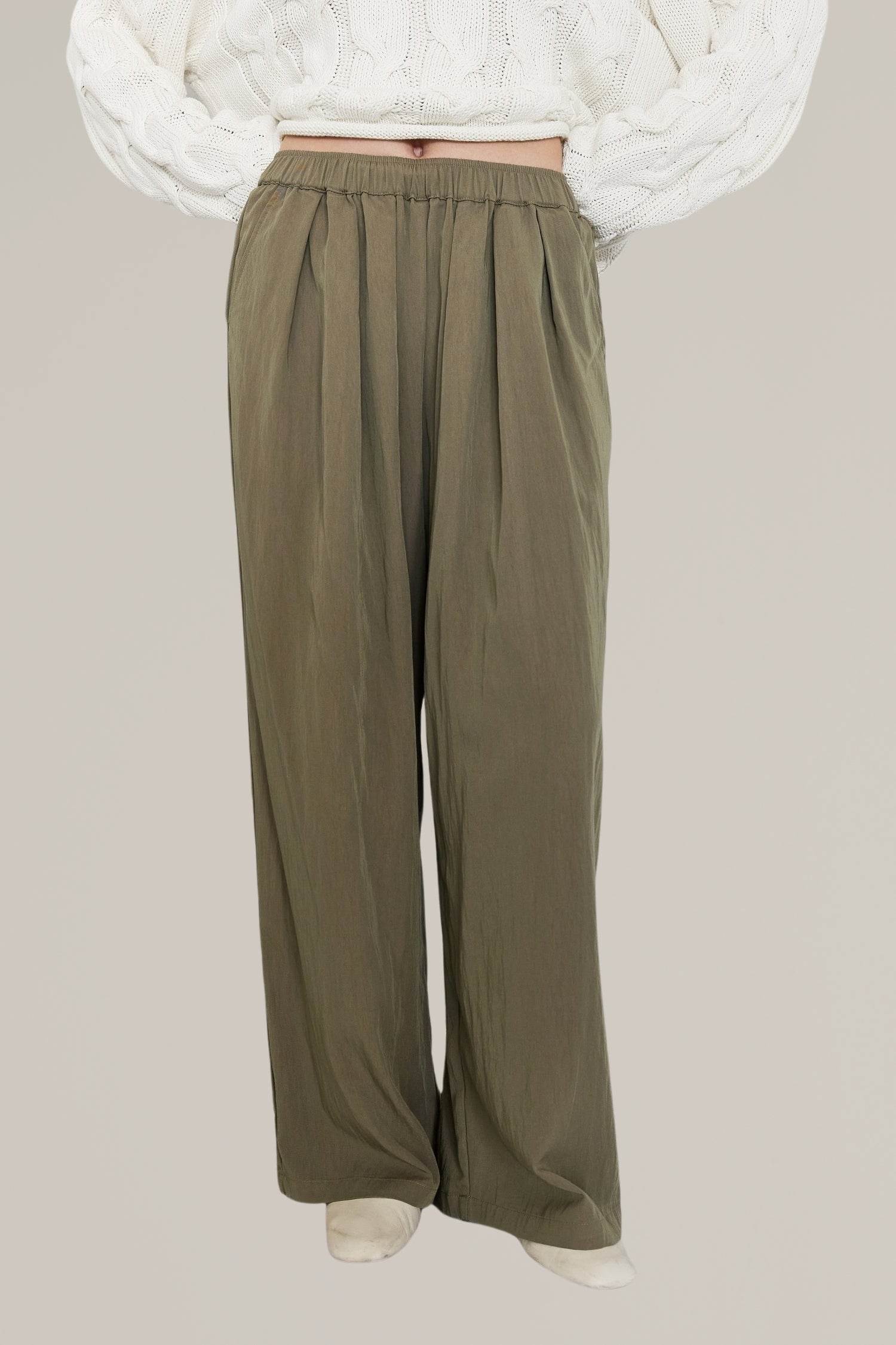pull-on pleated wide leg pants