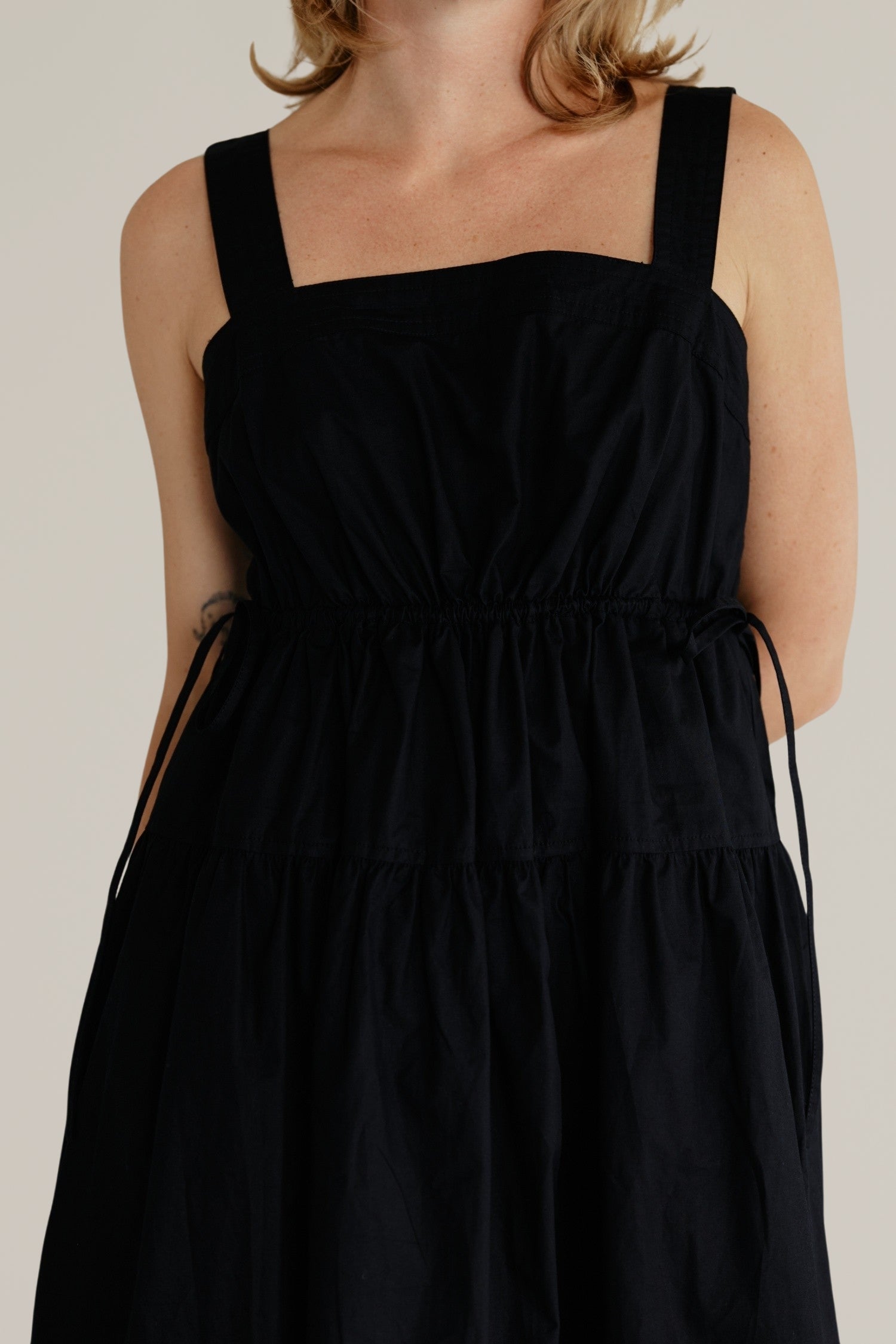cinched tie waist midi dress