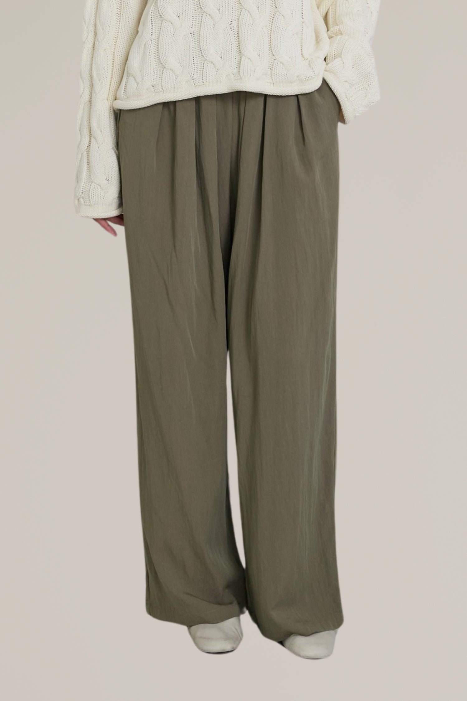 pull-on pleated wide leg pants