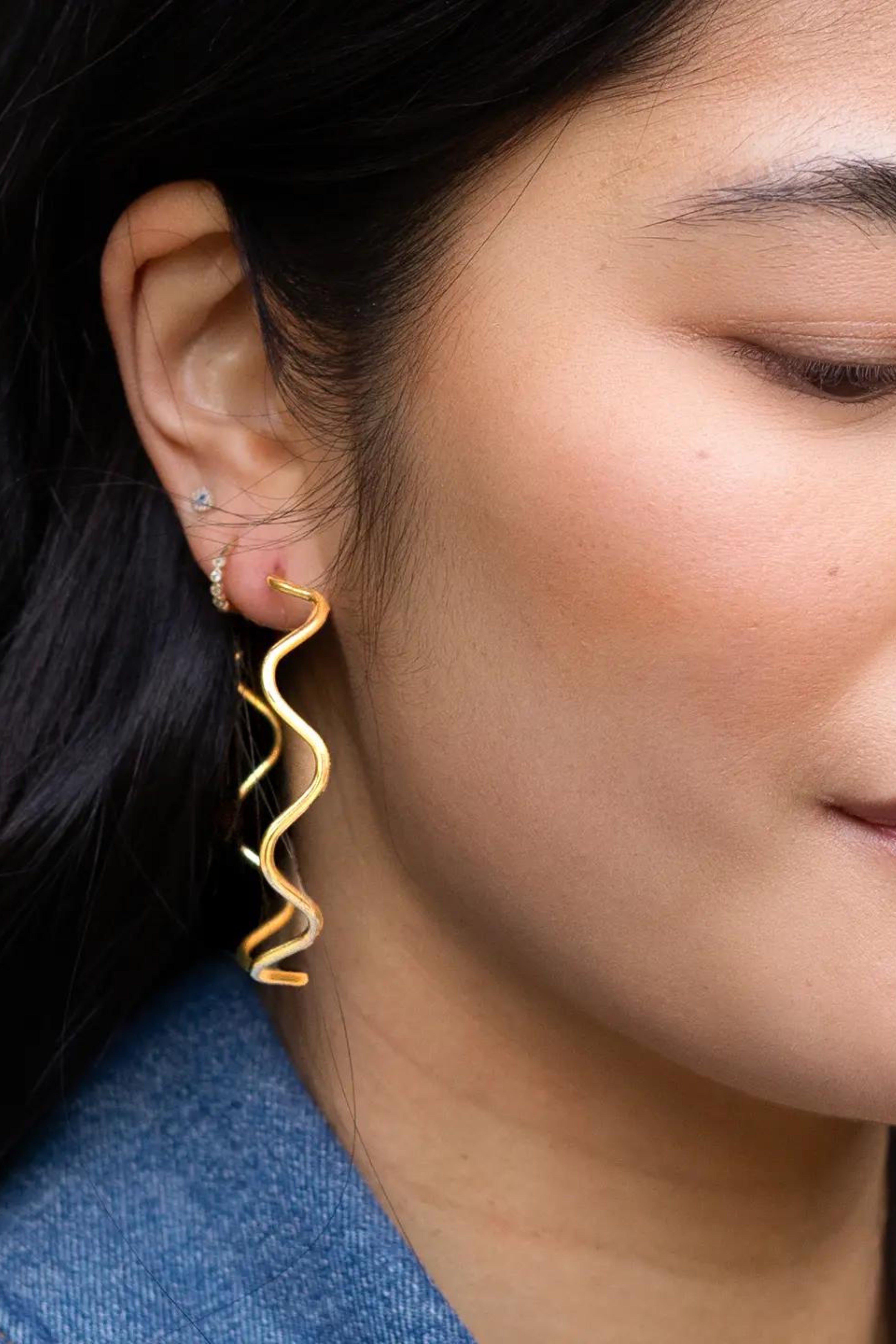 wavy hoop earrings