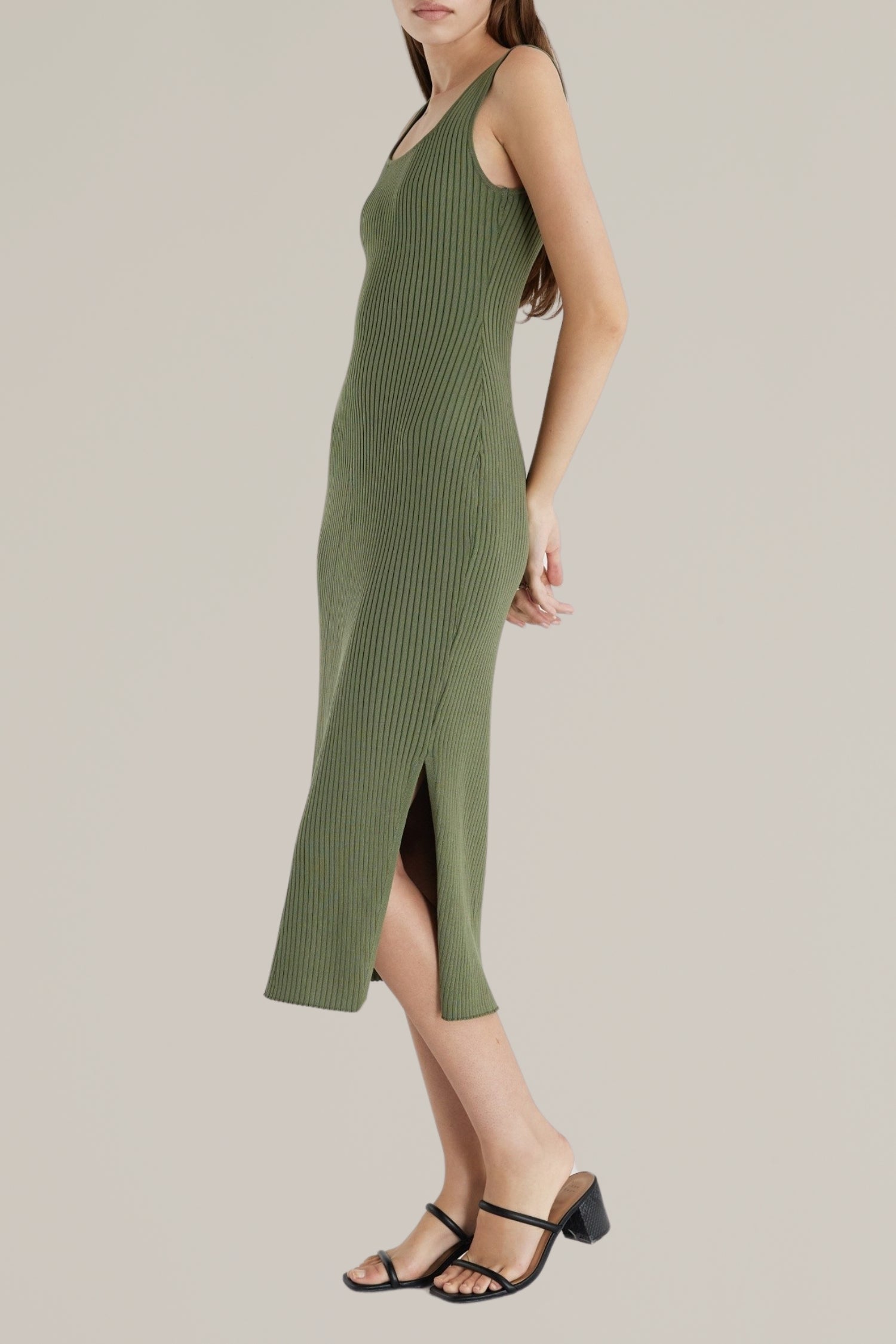 sleeveless knit dress