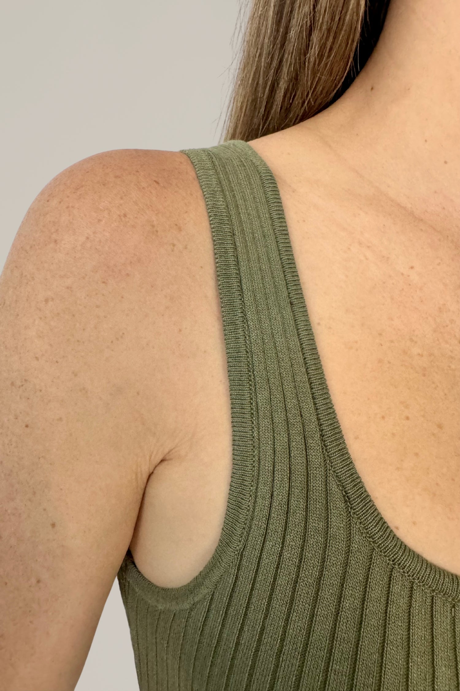 sleeveless knit dress