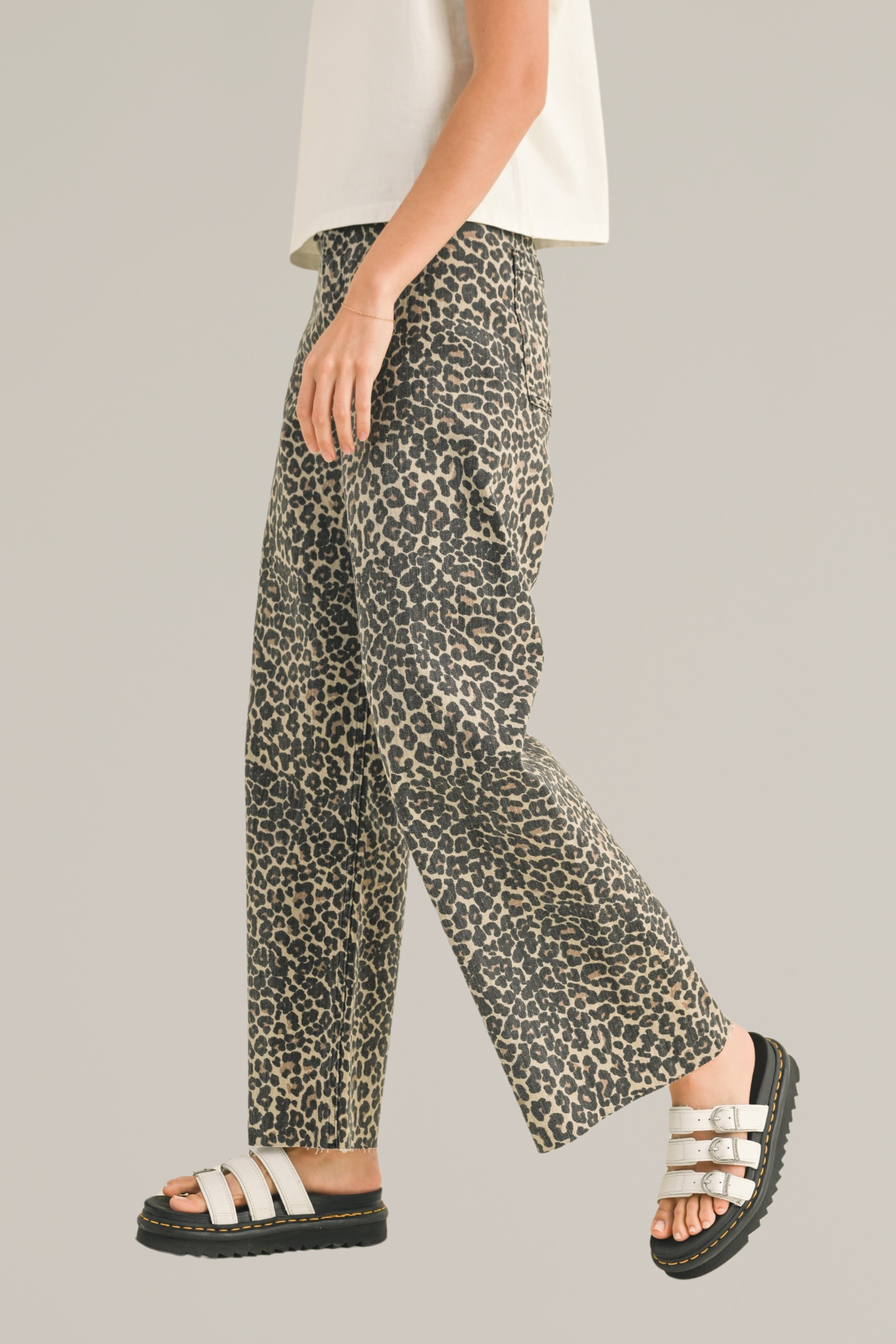 *restocked* leopard wide leg cut off denim